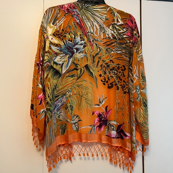 Woman s Top - Picture 5 of 5